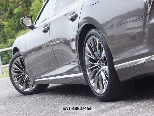 Lexus LS 2019-04 353976-15