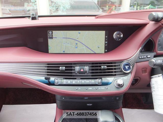 Lexus LS 2019-04 353976-23