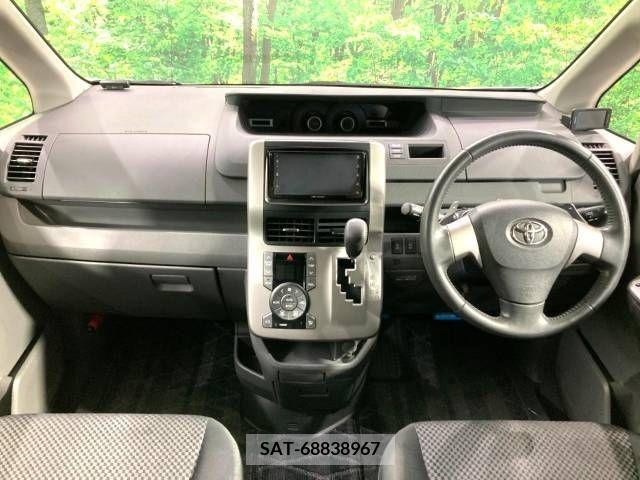Toyota NOAH 2009-07 321301-1