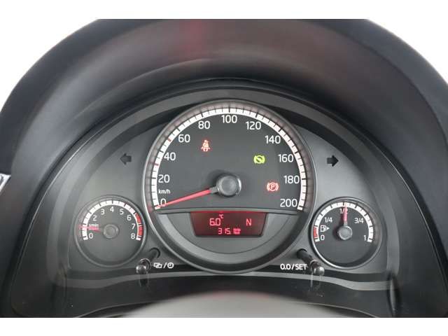 VolksWagen UP! 2014-08 183941-17