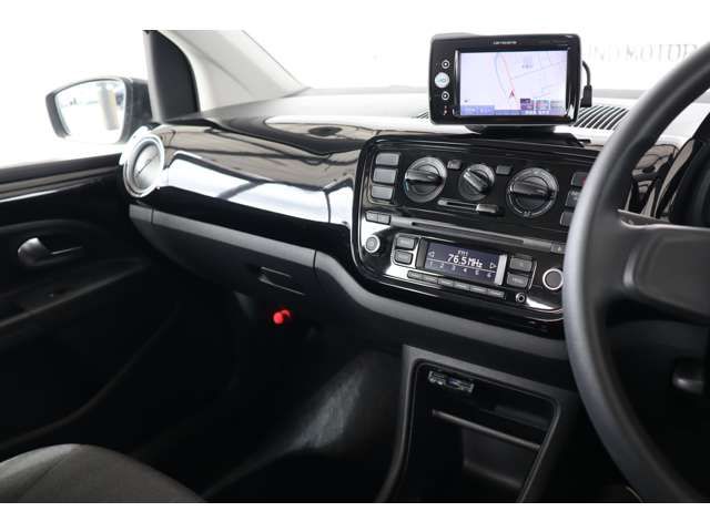 VolksWagen UP! 2014-08 183941-19