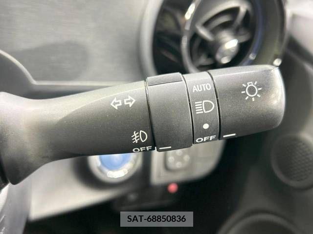 Toyota AQUA 2017-12 292003-5