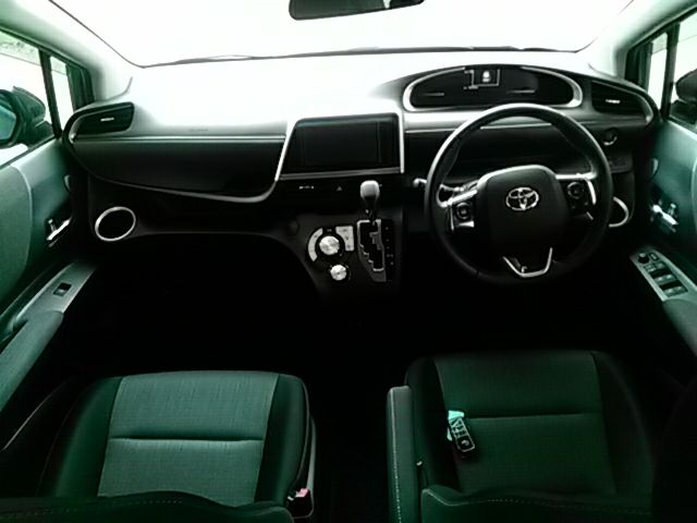 Toyota SIENTA 2022-07 196241-1