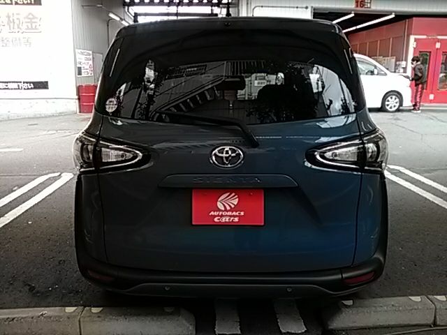Toyota SIENTA 2022-07 196241-21