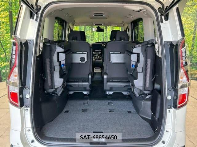 Nissan SERENA 2020-12 367742-11
