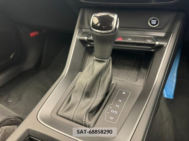 Audi Q3 2021-03 261298-12