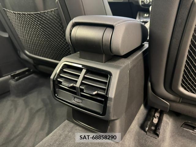 Audi Q3 2021-03 261298-15