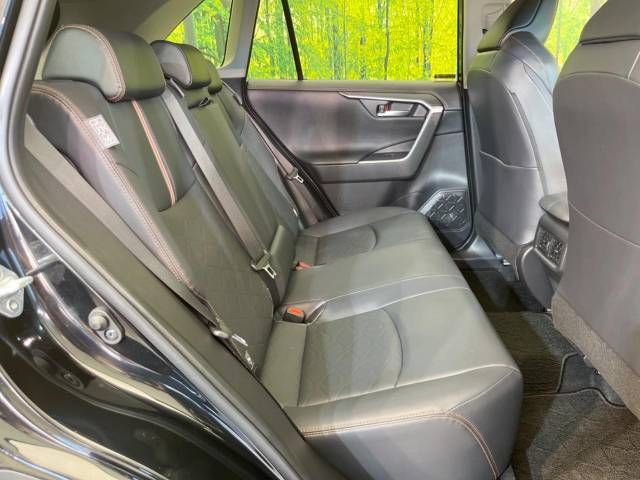 Toyota RAV4 2019-10 27076-9