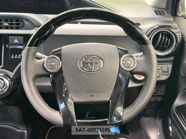 Toyota AQUA 2014-03 378875-11