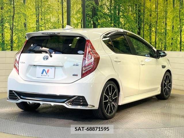 Toyota AQUA 2014-03 378875-17