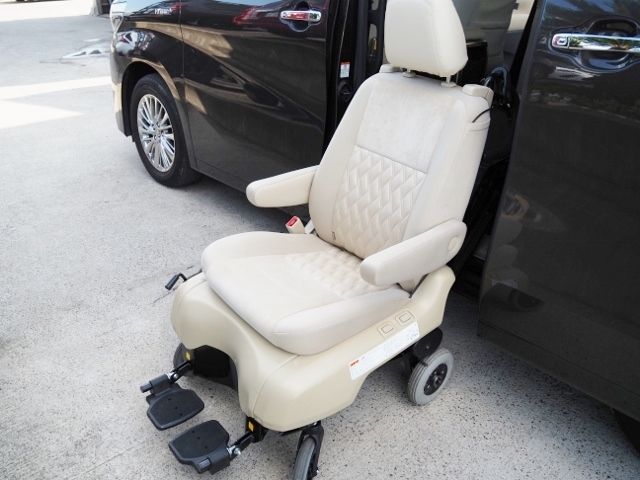 Toyota ALPHARD HYBRID 2020-10 15372-10