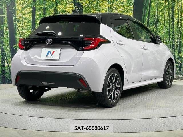 Toyota YARIS 2021-06 375008-17