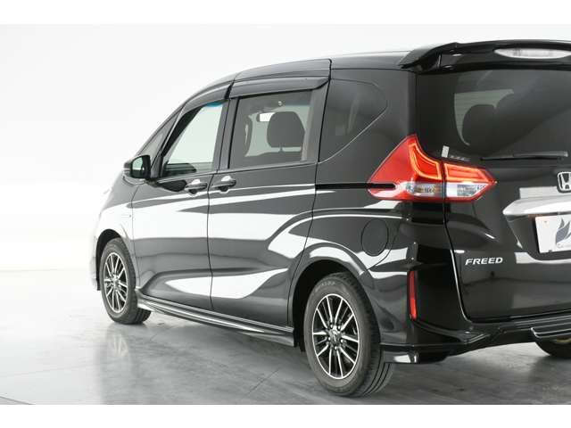 Honda FREED HYBRID 2019-04 181732-6