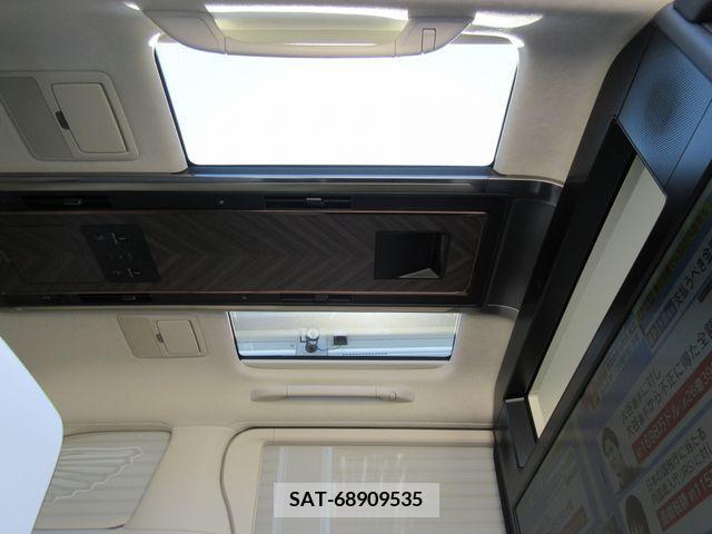 Lexus LM 2024-01 388168-23