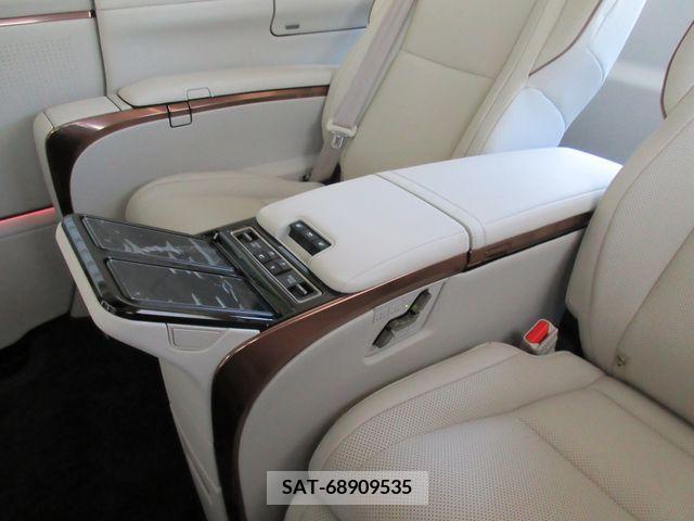 Lexus LM 2024-01 388168-20