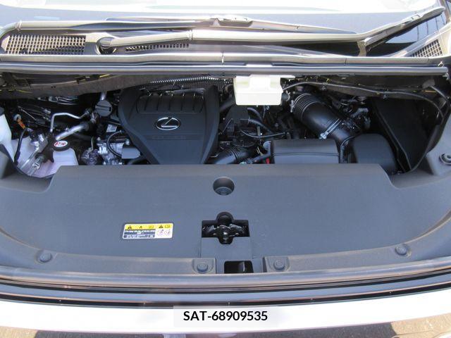 Lexus LM 2024-01 388168-29