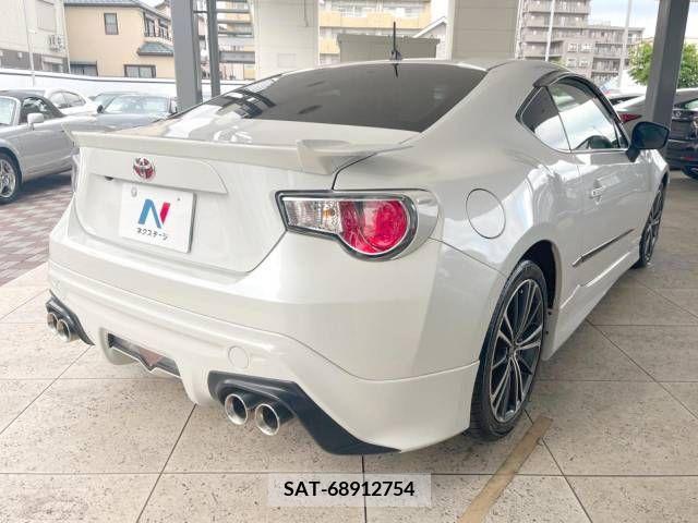 Toyota 86 2012-08 374779-17