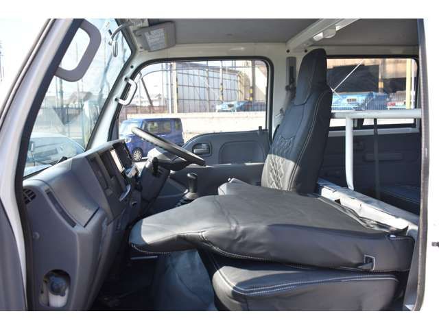 Isuzu ELF TRUCK 2017-08 20493-9