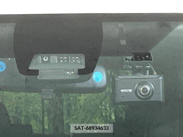 Toyota NOAH 2016-04 298091-2