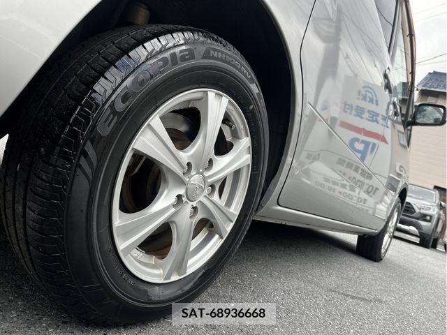 Nissan SERENA 2010-09 367620-3