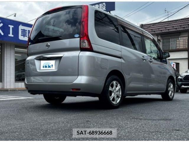 Nissan SERENA 2010-09 367620-2