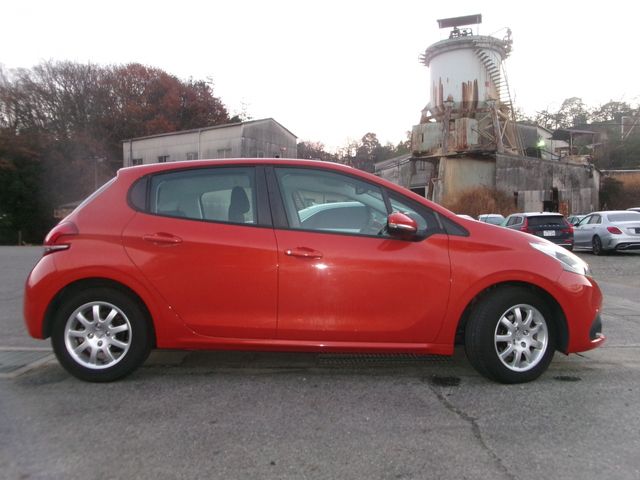 Peugeot 208 2016-04 28092-2
