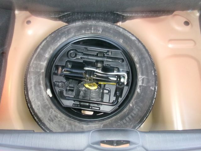 Peugeot 208 2016-04 28092-7