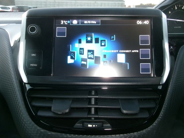 Peugeot 208 2016-04 28092-22