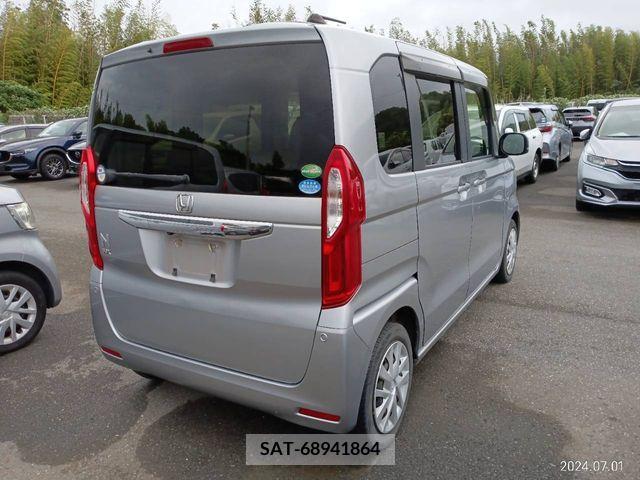 Honda N BOX 2018-06 335106-1