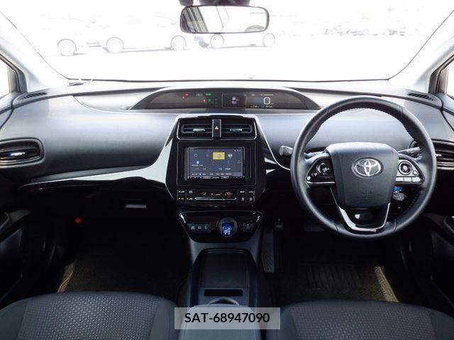 Toyota PRIUS 2019-11 322389-1
