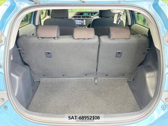 Toyota AQUA 2012-03 389295-10