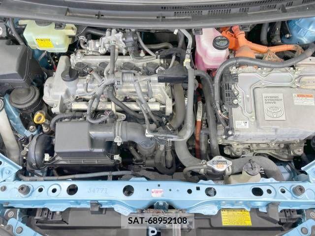 Toyota AQUA 2012-03 389295-18