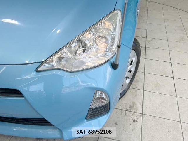 Toyota AQUA 2012-03 389295-12