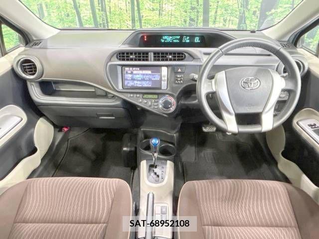 Toyota AQUA 2012-03 389295-1