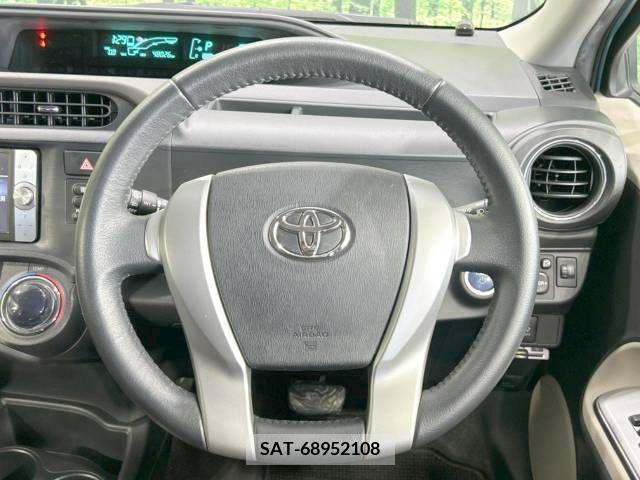 Toyota AQUA 2012-03 389295-11