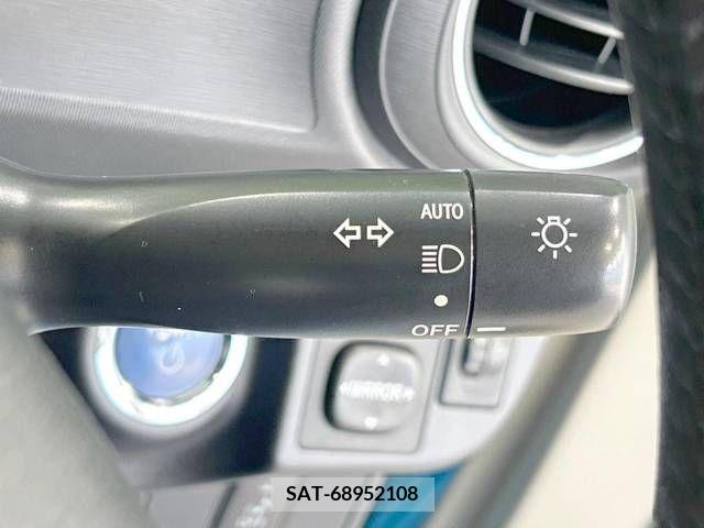 Toyota AQUA 2012-03 389295-6