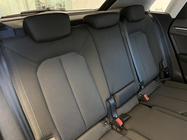 Audi Q3 2020-12 190738-13