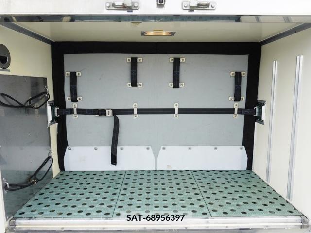 Isuzu ELF TRUCK 2016-09 324030-3