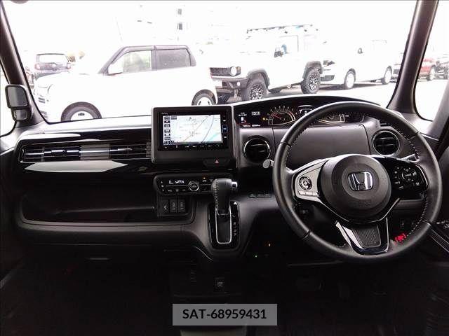 Honda N BOX CUSTOM 2021-09 208242-1
