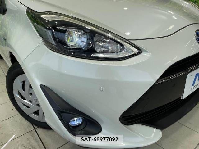 Toyota AQUA 2018-09 336605-12