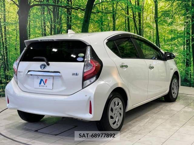 Toyota AQUA 2018-09 336605-17