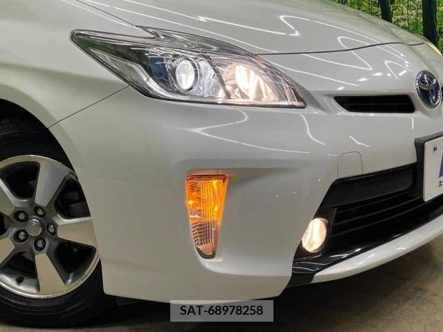 Toyota PRIUS 2014-03 387294-12