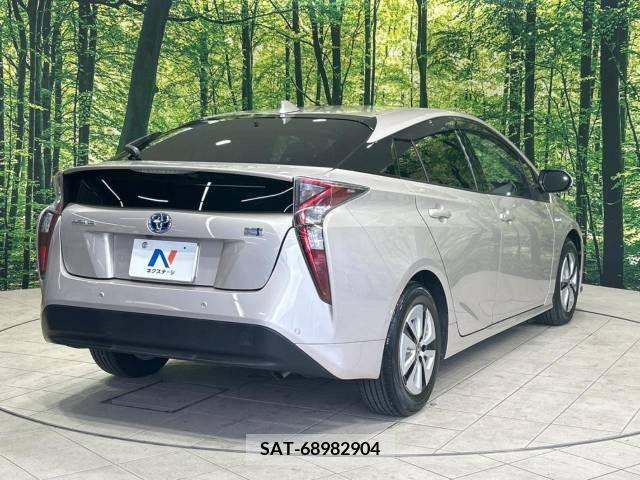 Toyota PRIUS 2016-04 337391-17
