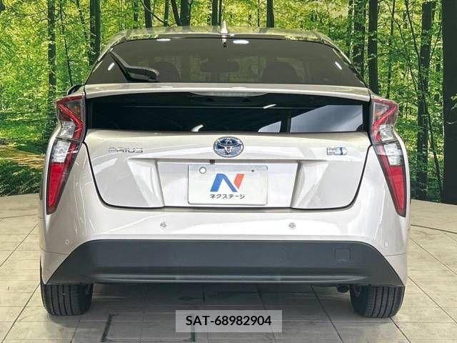 Toyota PRIUS 2016-04 337391-15
