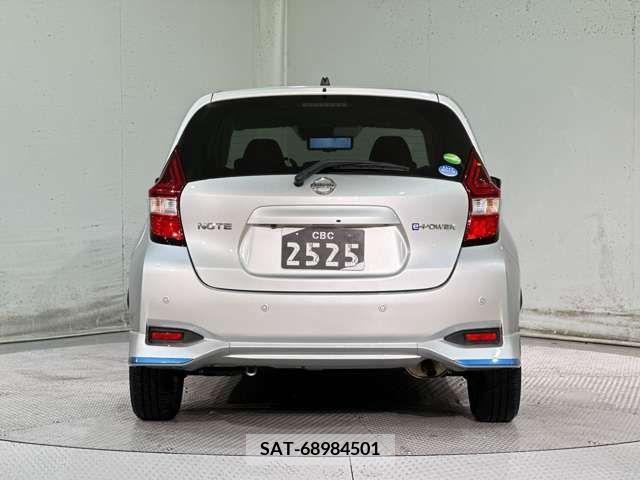 Nissan NOTE 2018-11 279876-9