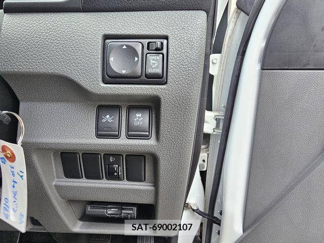 Nissan NV350 Caravan 2019-99 393040-8