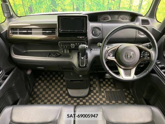 Honda N BOX CUSTOM 2018-03 215275-1