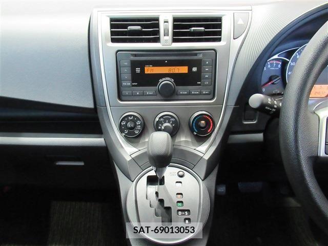 Toyota RACTIS 2012-11 206620-9