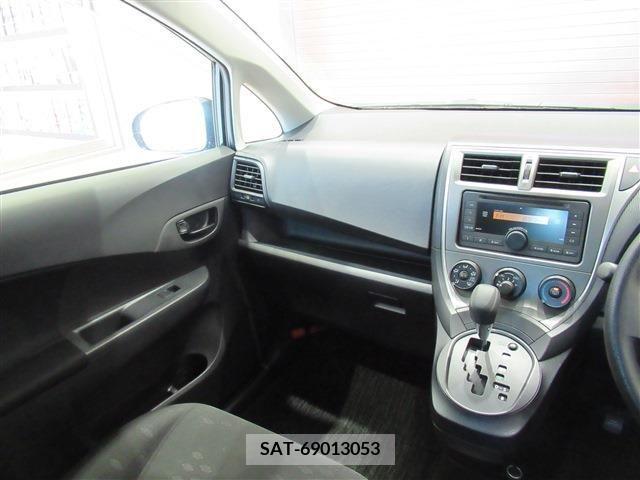Toyota RACTIS 2012-11 206620-8