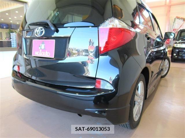 Toyota RACTIS 2012-11 206620-4